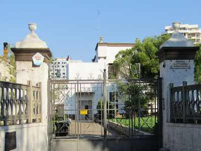 E� databile intorno alle fine del 700 inizio dell�800, anche se in realt� si tratta di un edificio pesantemente riammodernato, che quasi si confonde con le altre ville presenti in zona